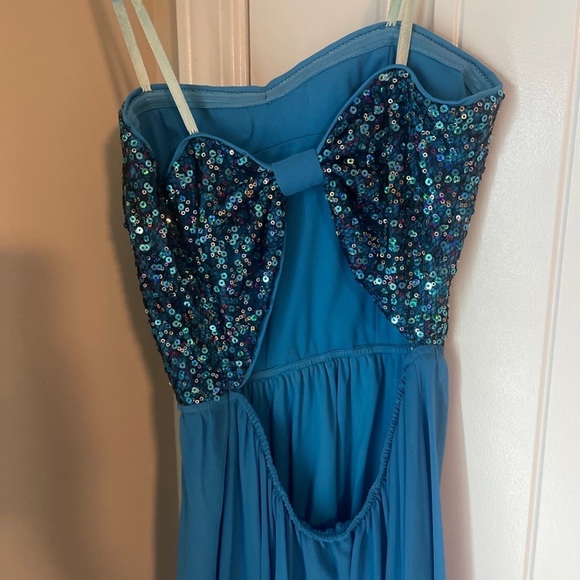 Blue sparkly formal dress with open back women’s size 3/4 - Picture 4 of 4